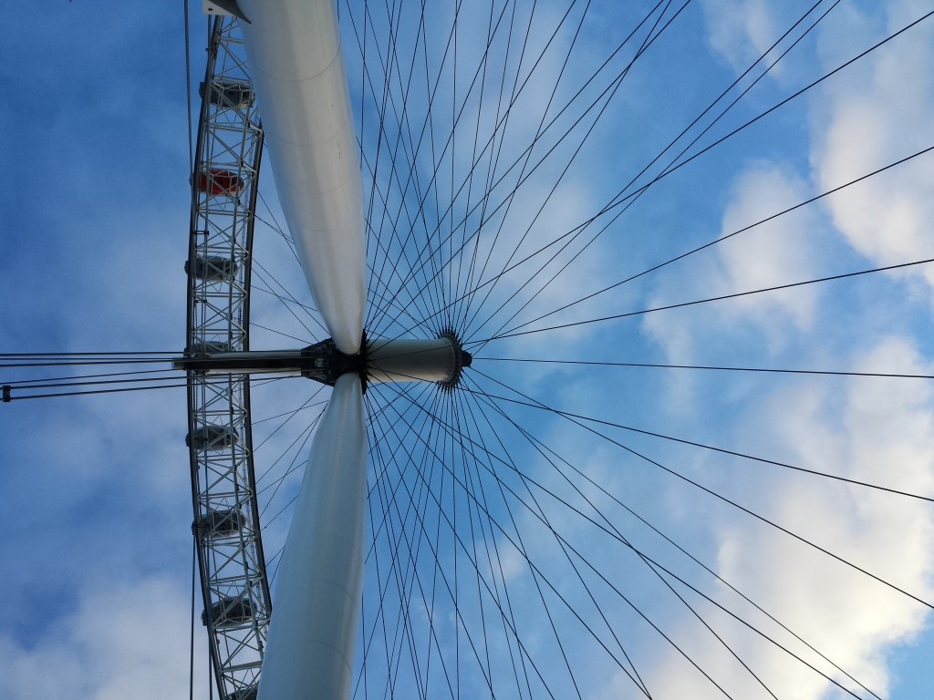The structure is 443 feet tall and the wheel has a diameter of 394 feet.